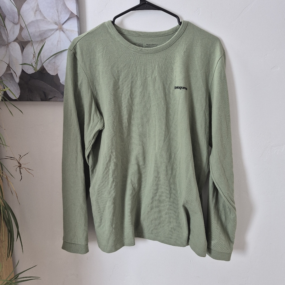Womens Patagonia long sleeve shirt